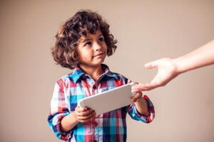 Managing Screen Time for Kids: Striking a Balance for Healthy Development